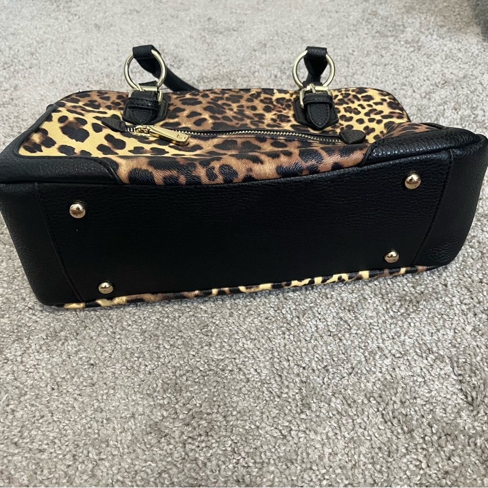 Animal print faux leather shoulder bag w/black interior - Picture 3 of 13